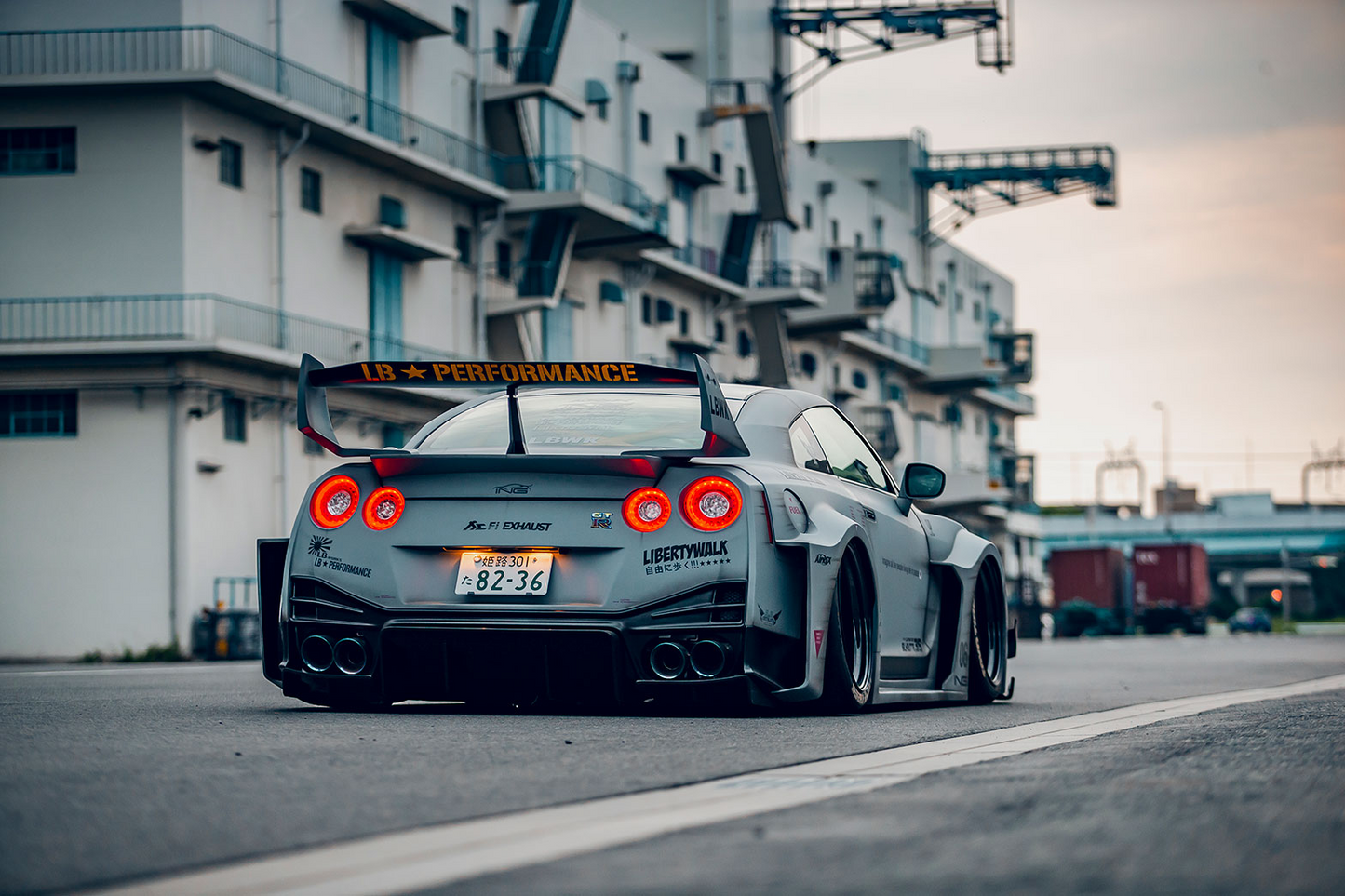 Liberty Walk LB-Silhouette Works GT suitable for Nissan 35GT-RR
