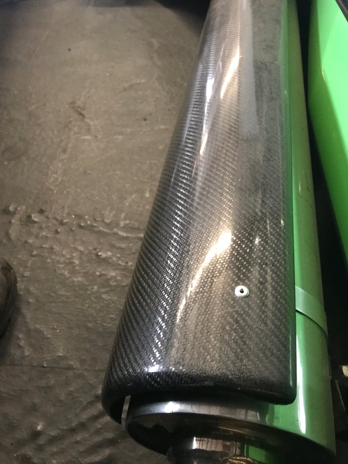 heat shield in carbon on muffler for Westfield, Caterham, ...
- Hitzeschutzschild aus Carbon