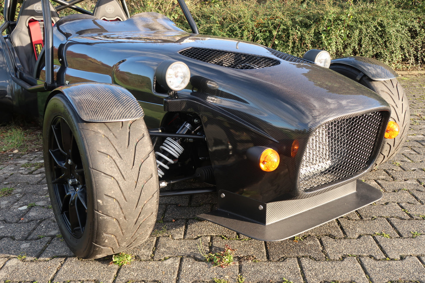 Westfield FW style carbon front section (fits ZK chassis too)
- einteilige Carbon Front