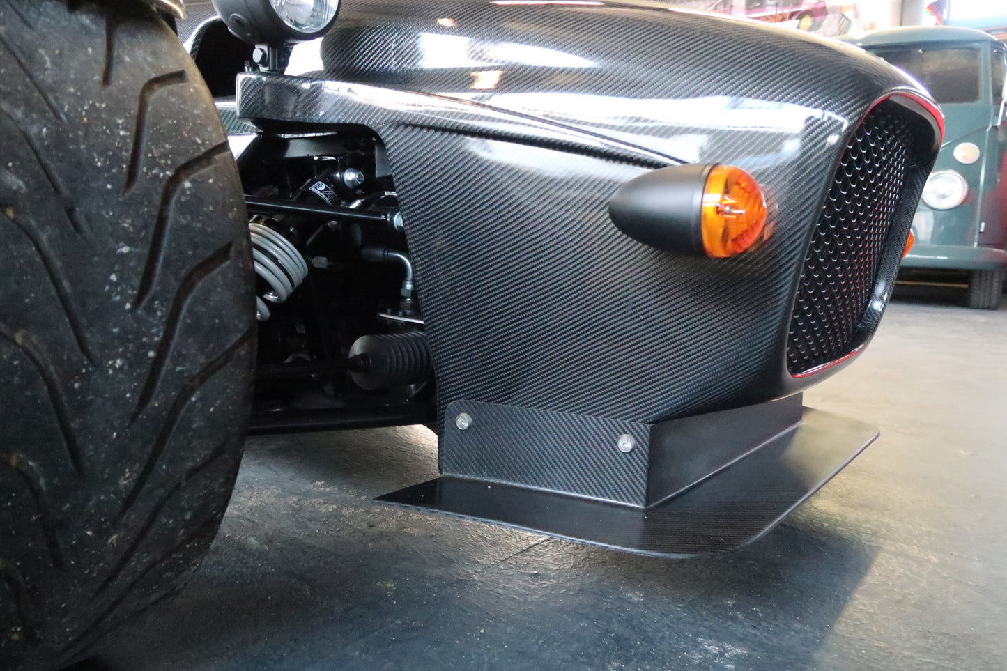 Westfield FW style carbon front section (fits ZK chassis too)
- einteilige Carbon Front