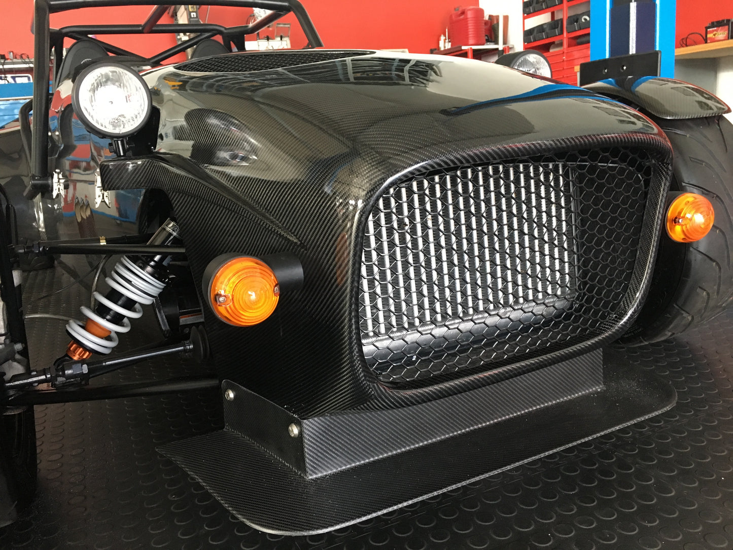 Westfield FW style carbon front section (fits ZK chassis too)
- einteilige Carbon Front