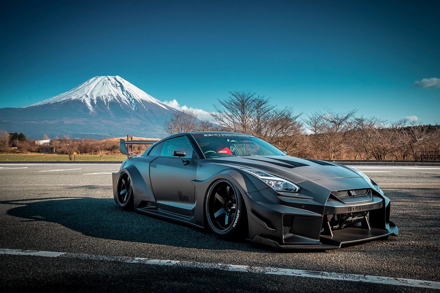 Liberty Walk LB-Silhouette Works GT suitable for Nissan 35GT-RR