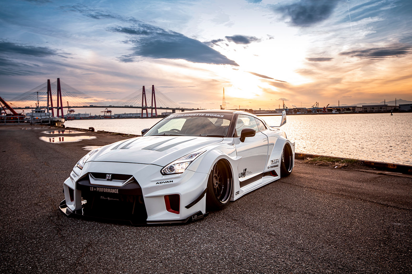 Liberty Walk LB-Silhouette Works GT suitable for Nissan 35GT-RR