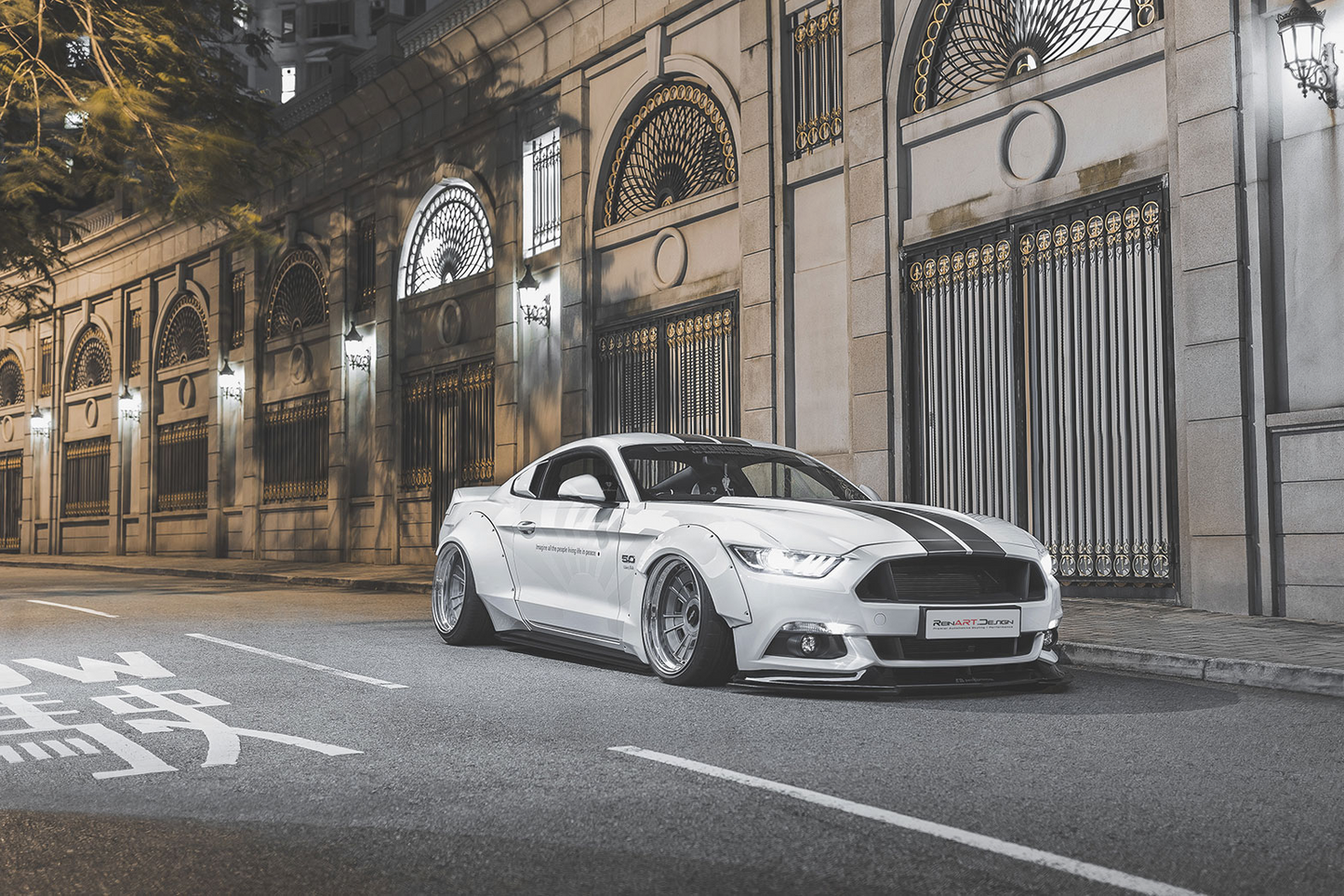 Liberty Walk LB-Works suitable for Ford Mustang