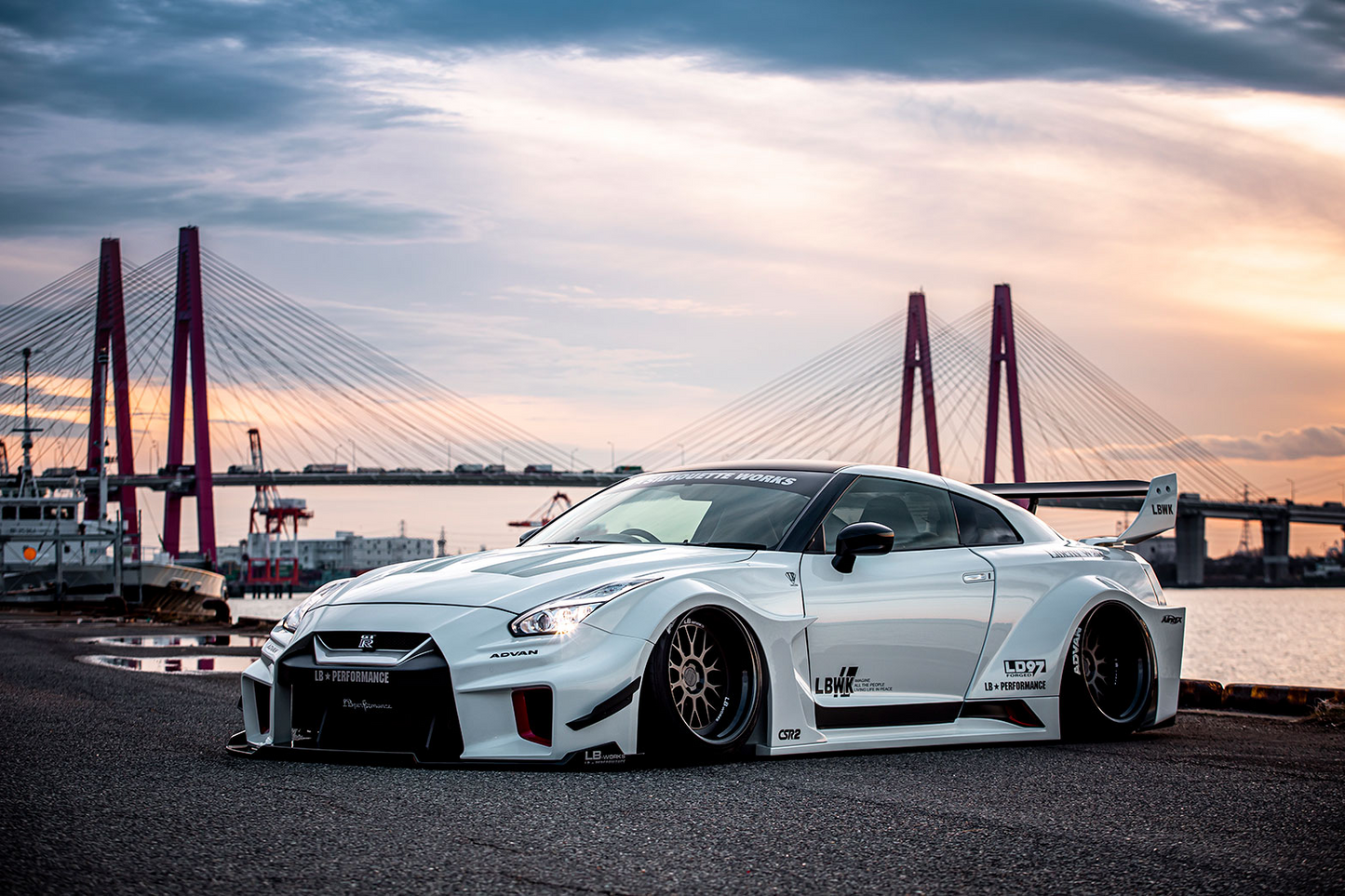 Liberty Walk LB-Silhouette Works GT suitable for Nissan 35GT-RR