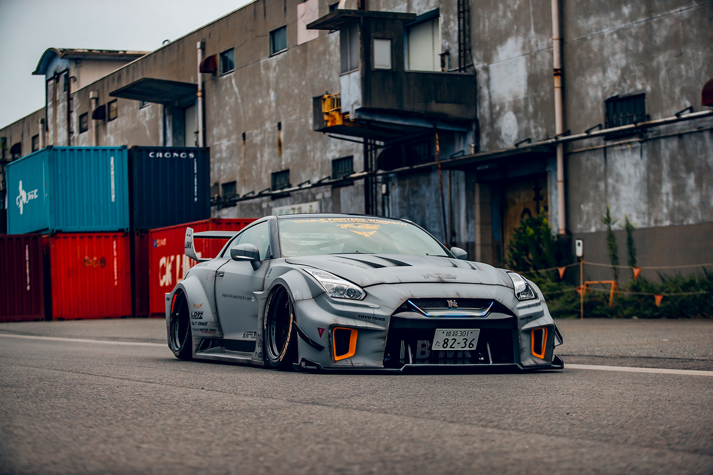 Liberty Walk LB-Silhouette Works GT suitable for Nissan 35GT-RR