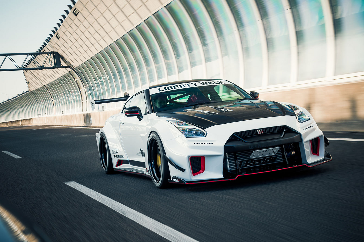 Liberty Walk LB-Silhouette Works GT suitable for Nissan 35GT-RR