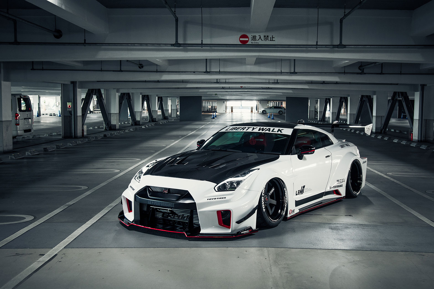 Liberty Walk LB-Silhouette Works GT suitable for Nissan 35GT-RR