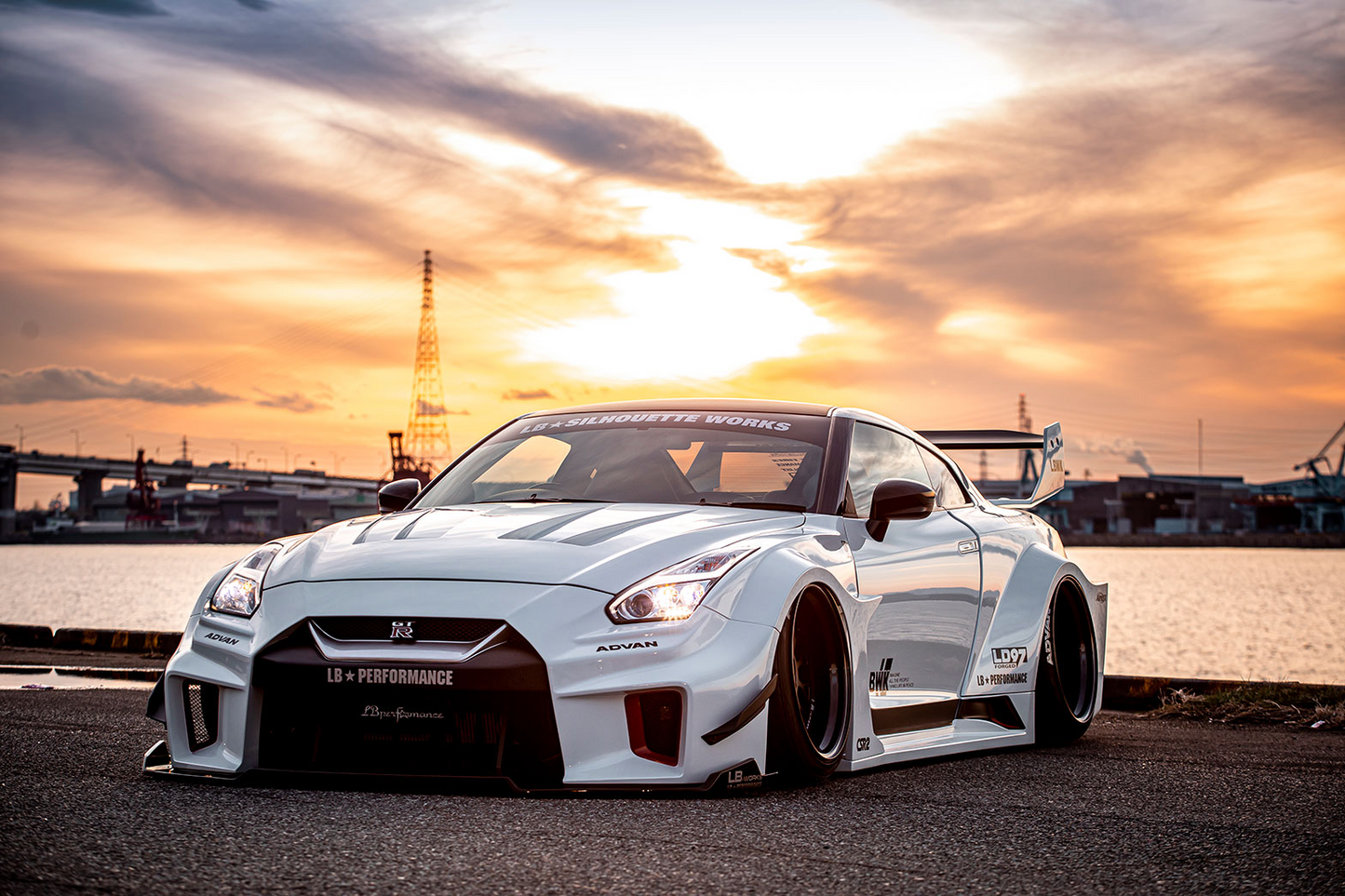 Liberty Walk LB-Silhouette Works GT suitable for Nissan 35GT-RR